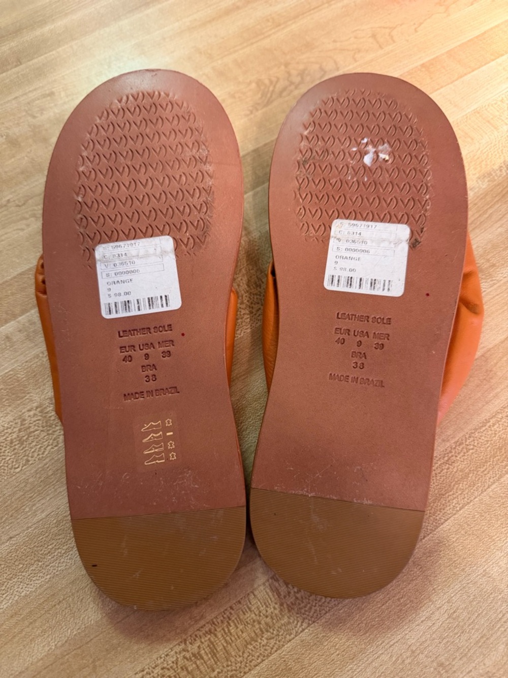 Vicenza Women’s Tan Padded Knot Toe Sandals - Picture 4 of 5
